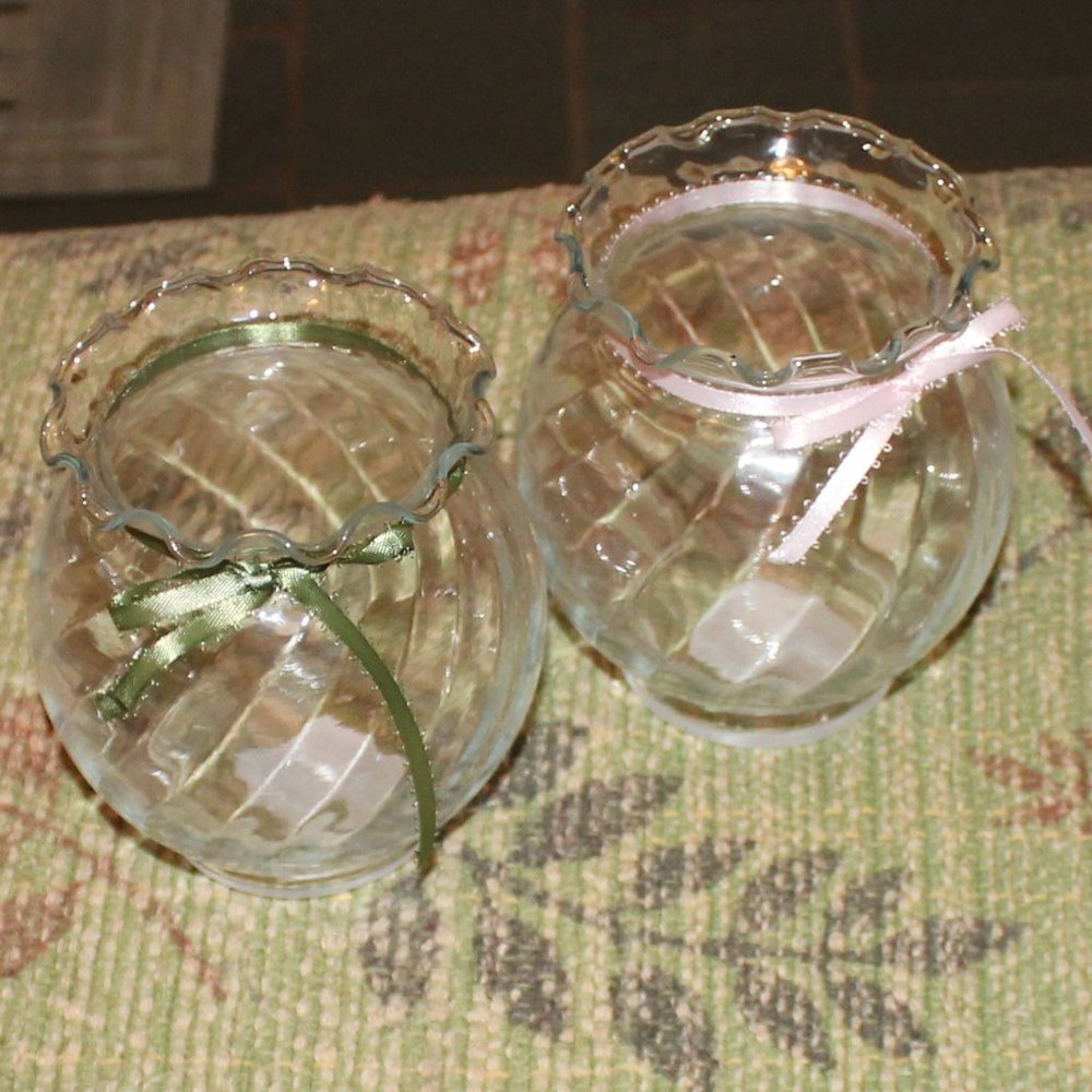 Vintage Indiana Glass Ivy Bowl with Optics